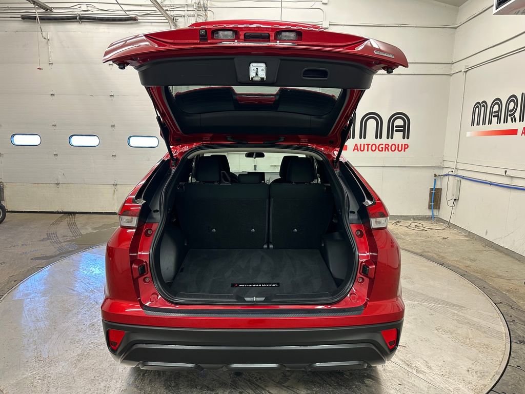 Used 2022 Mitsubishi Eclipse Cross LE image 17