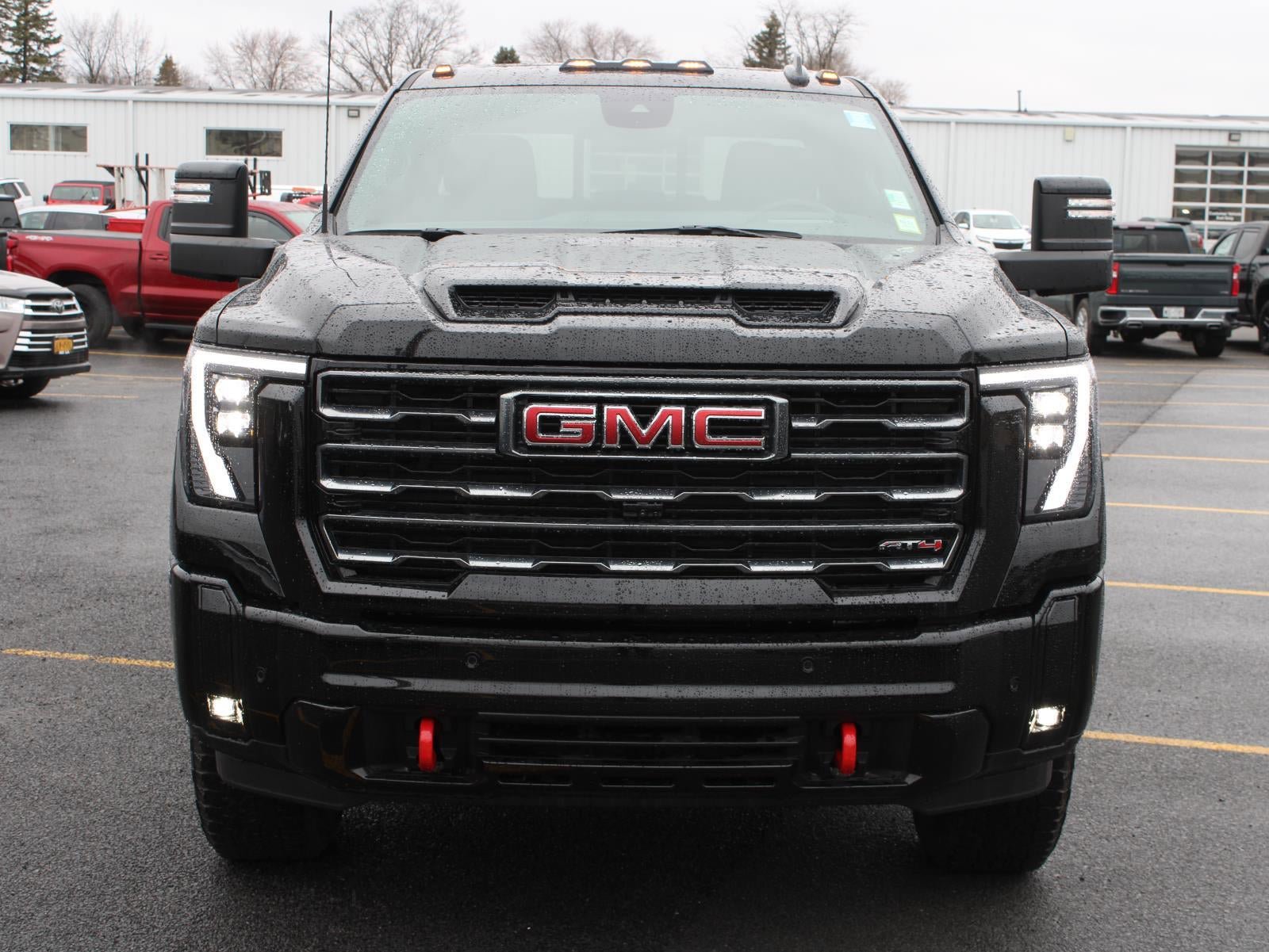 Used 2025 GMC Sierra 2500 AT4 w/ AT4 Premium Plus Package image 2