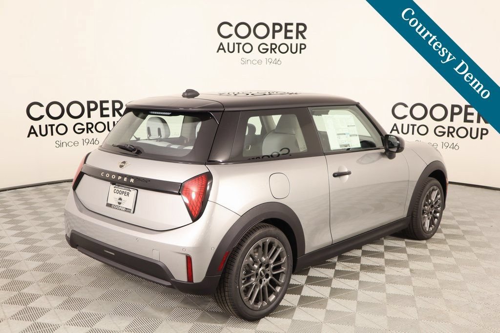 New 2025 MINI Cooper 2-Door Hardtop FWD image 20