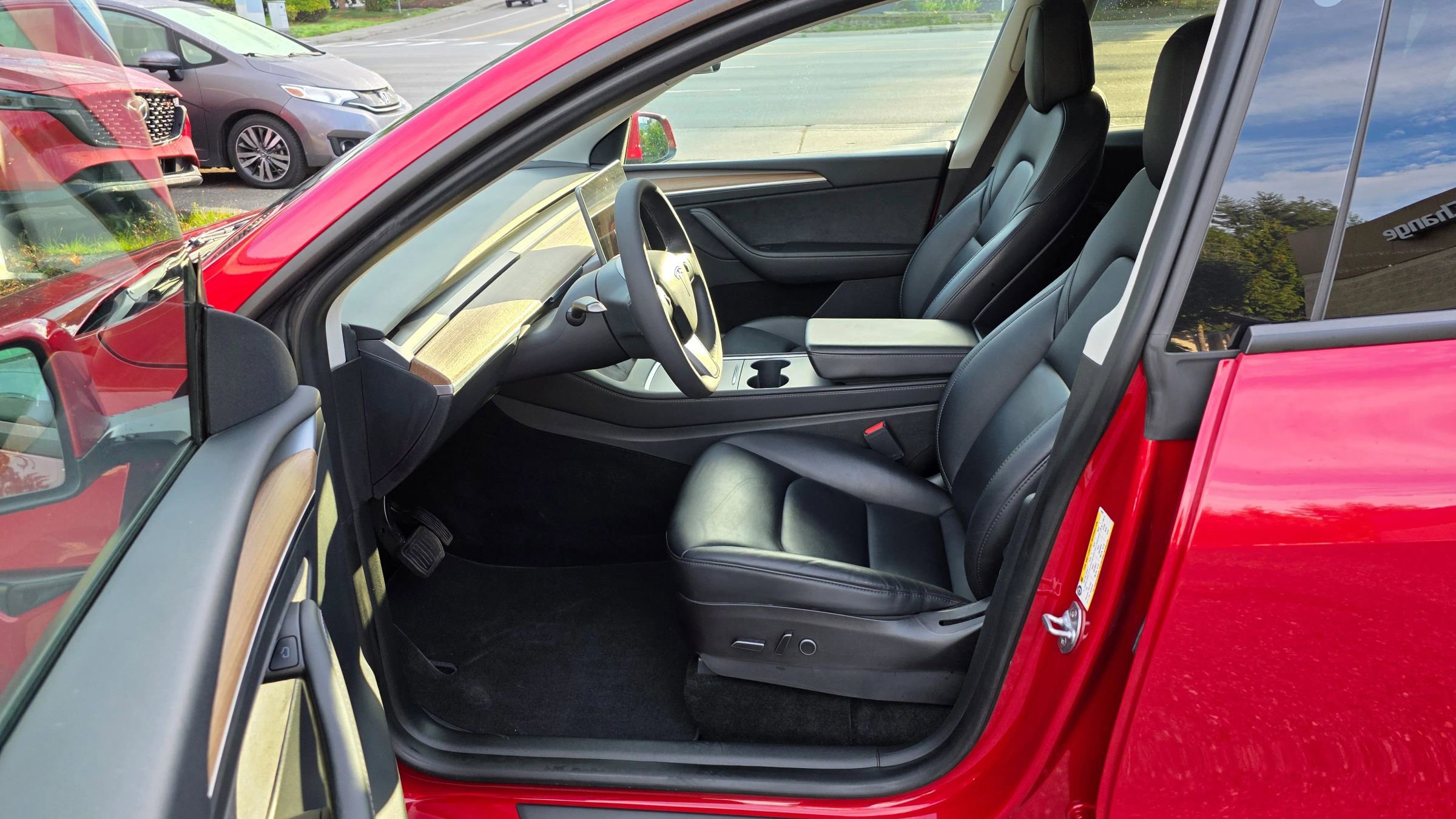 Used 2023 Tesla Model Y Long Range image 10