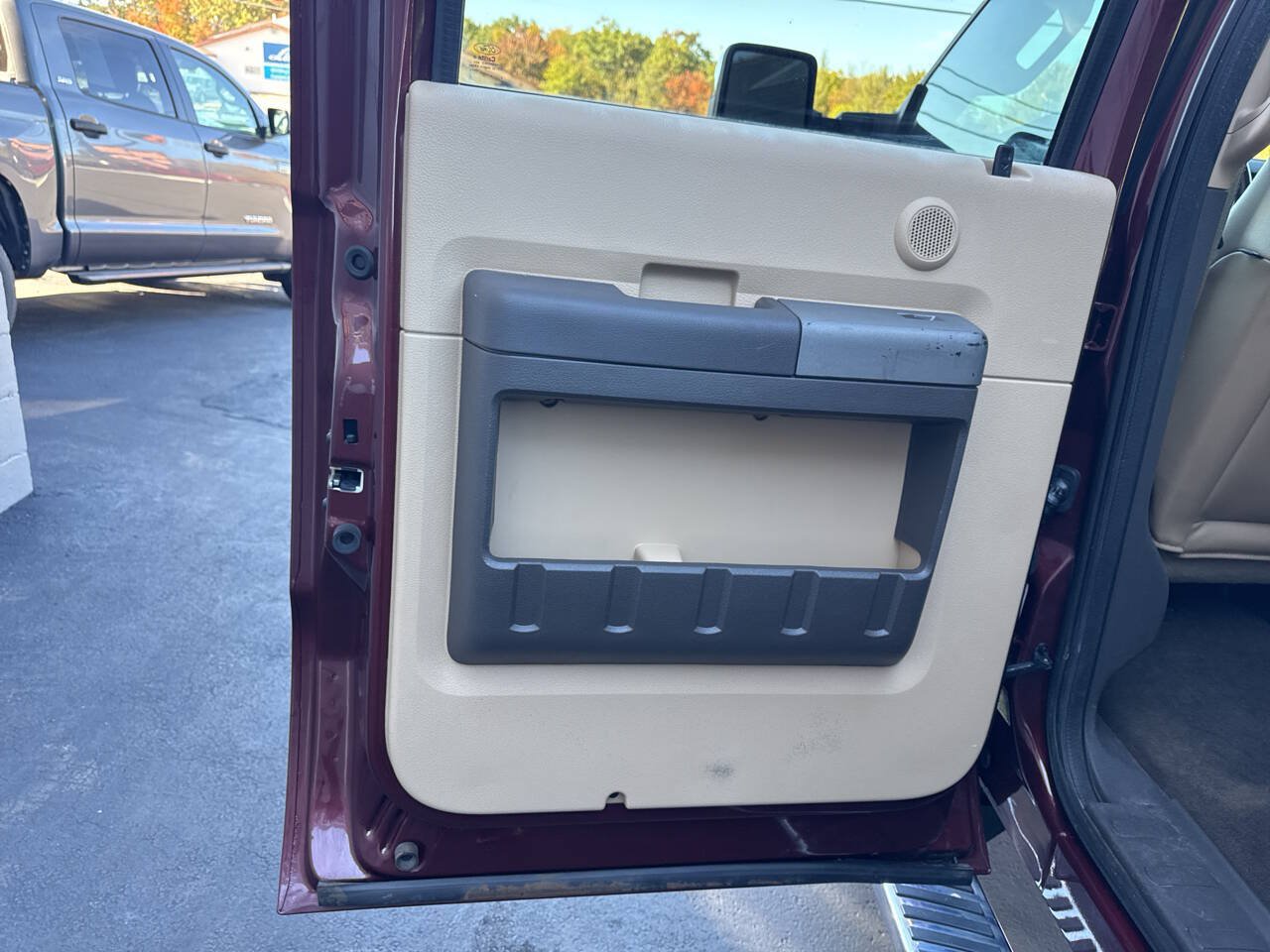 Used 2012 Ford F250 Lariat w/ Chrome Pkg AWD/4WD image 19