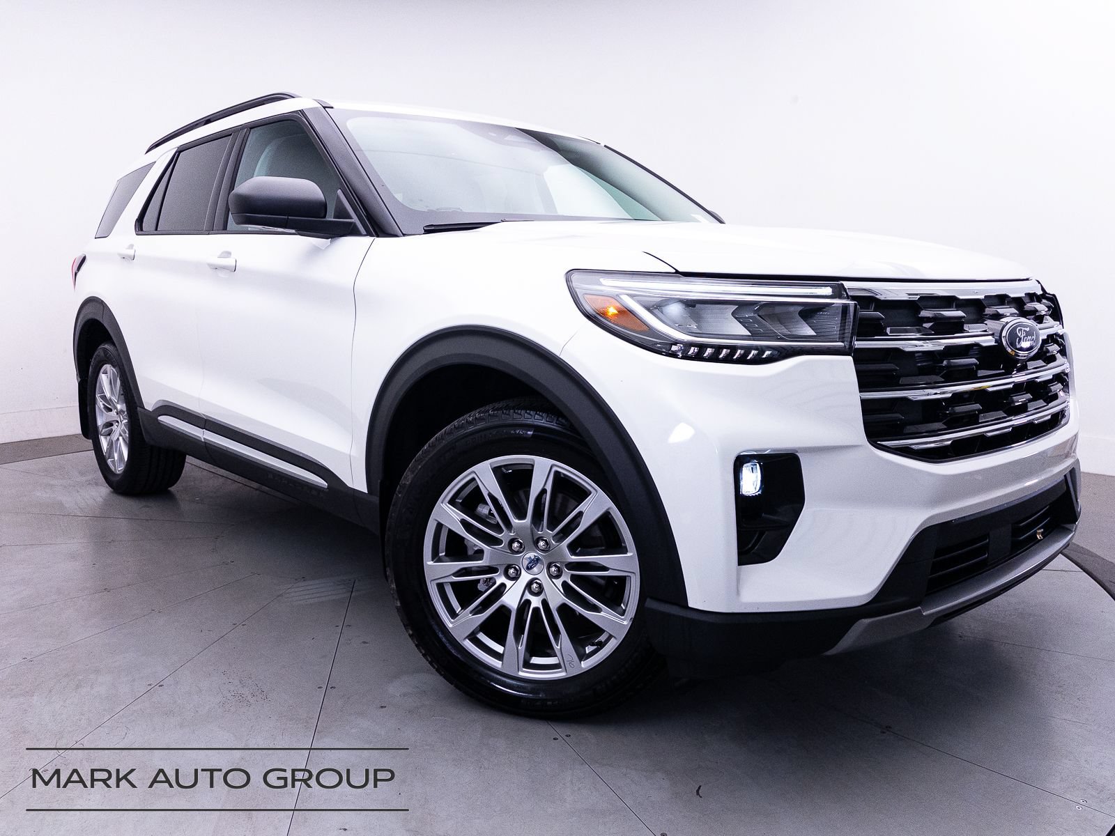 Used 2025 Ford Explorer Active w/ Active Comfort Package AWD/4WD image 1