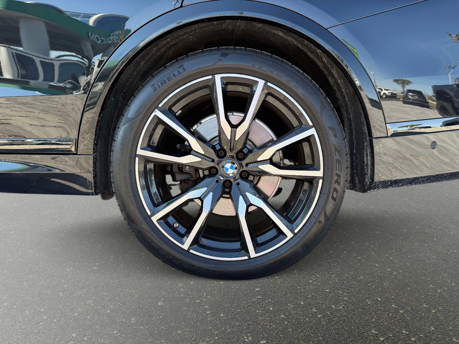 Used 2021 BMW X7 xDrive40i w/ M Sport Package image 13