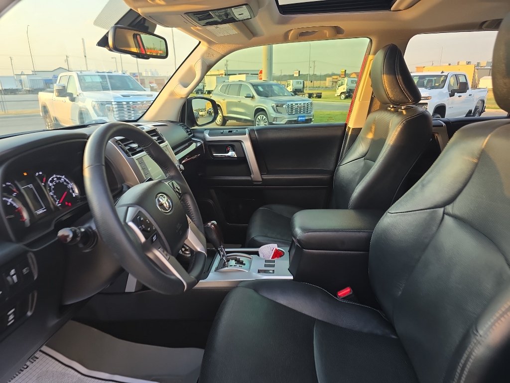 Used 2020 Toyota 4Runner Limited AWD/4WD image 6