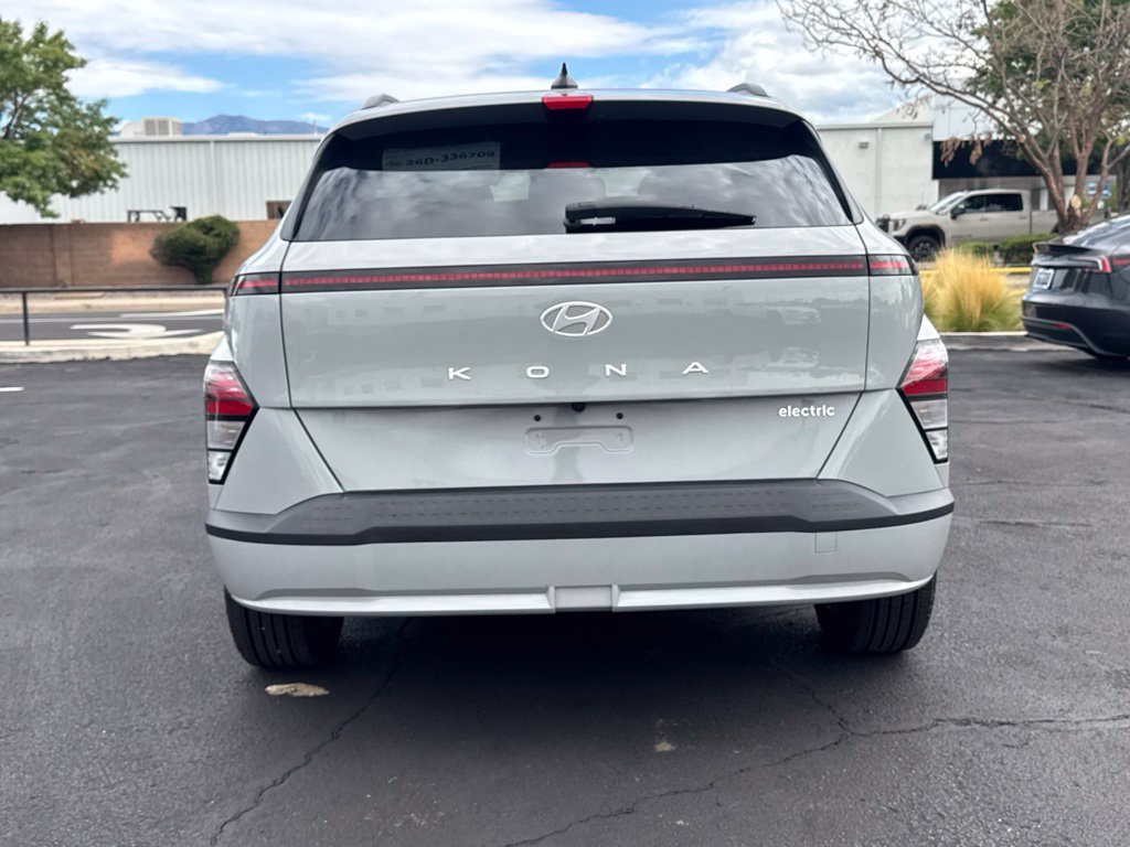 Used 2024 Hyundai Kona SEL FWD image 7