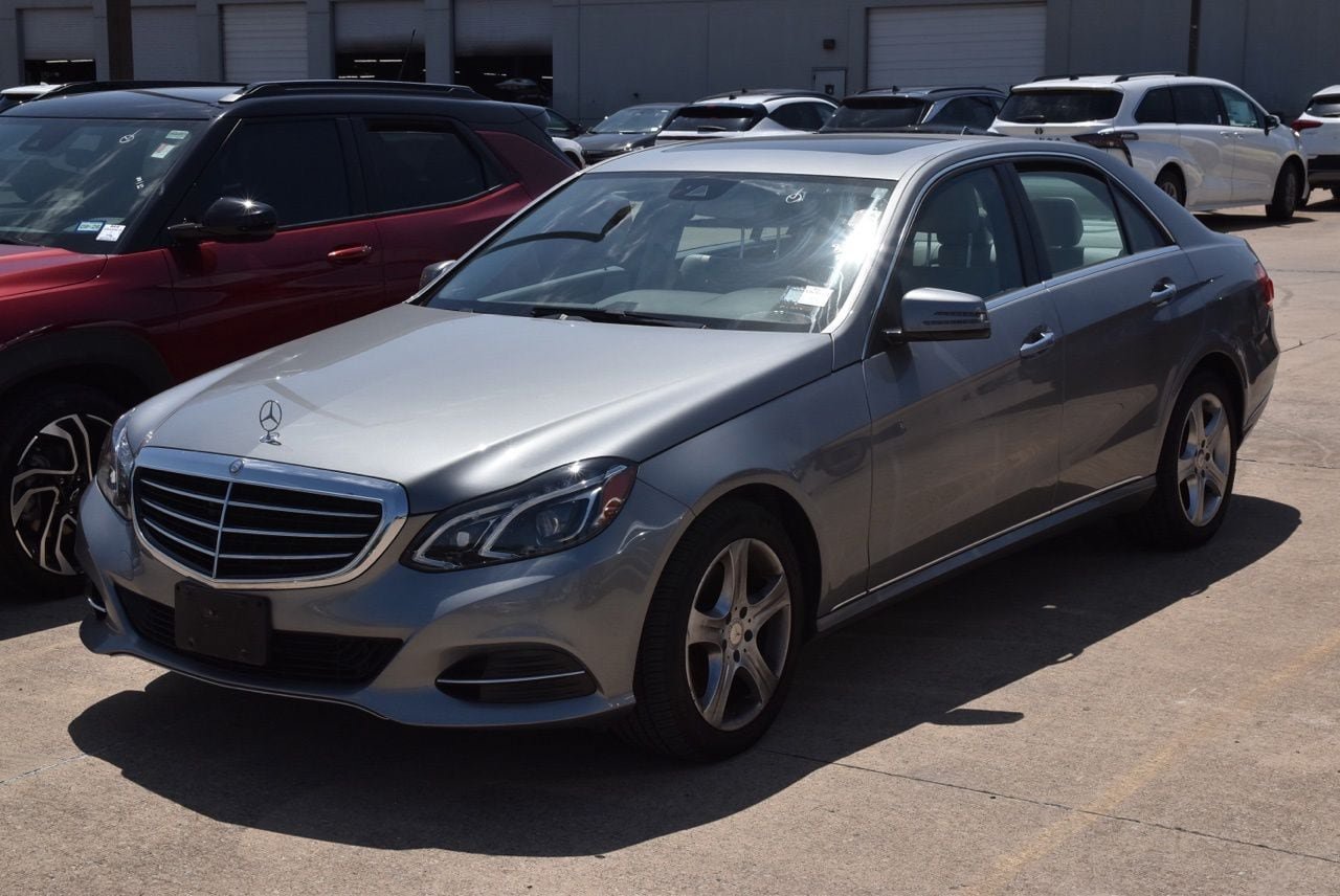 Used 2014 Mercedes-Benz E 350 4MATIC Sedan image 2
