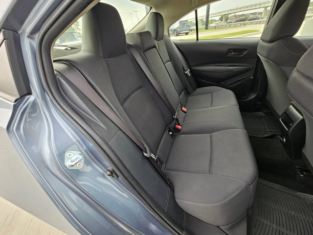 Used 2022 Toyota Corolla LE FWD image 17