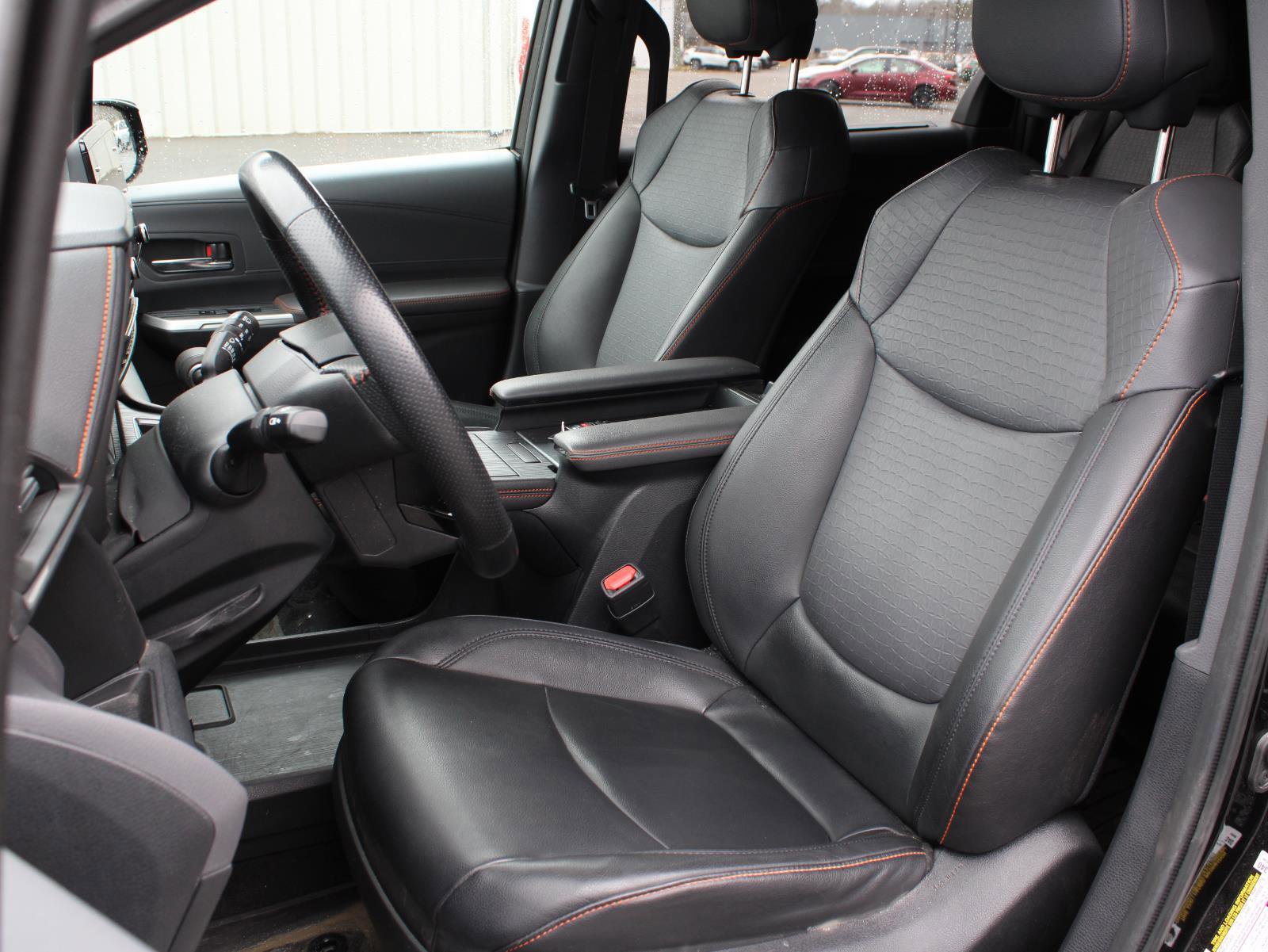 Used 2022 Toyota Sienna XSE w/ XSE Plus Package image 16