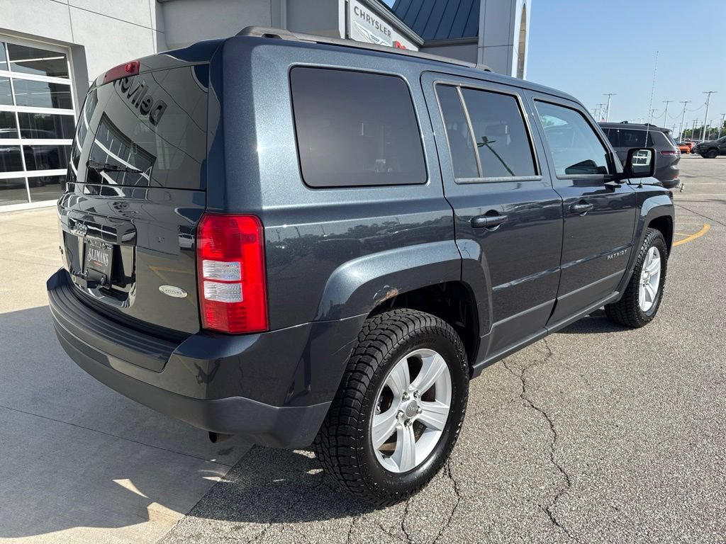 Used 2014 Jeep Patriot Latitude AWD/4WD image 5