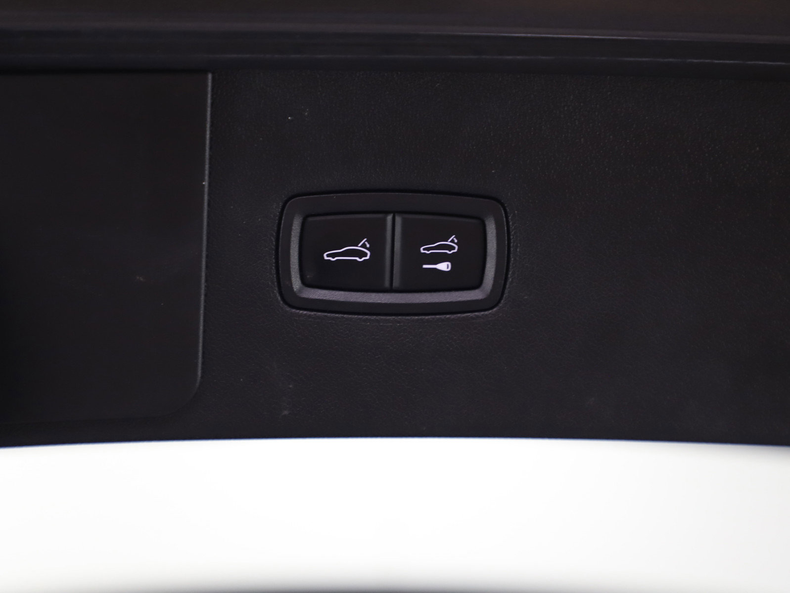 Used 2021 Porsche Cayenne w/ Premium Package Plus AWD/4WD image 20
