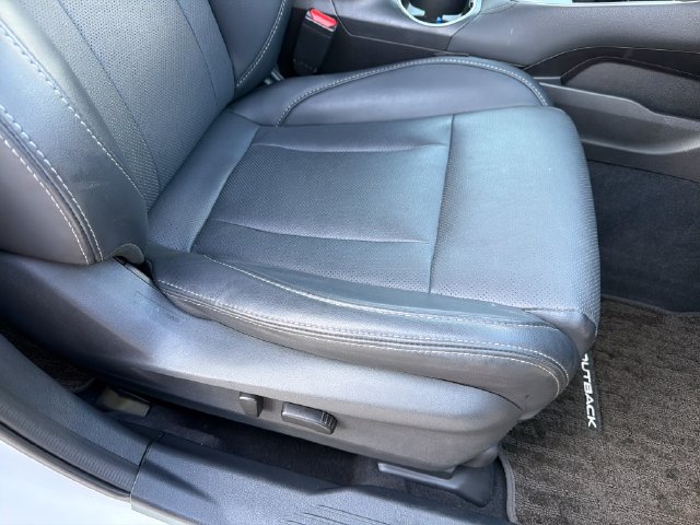 Used 2025 Subaru Outback Limited AWD/4WD image 26