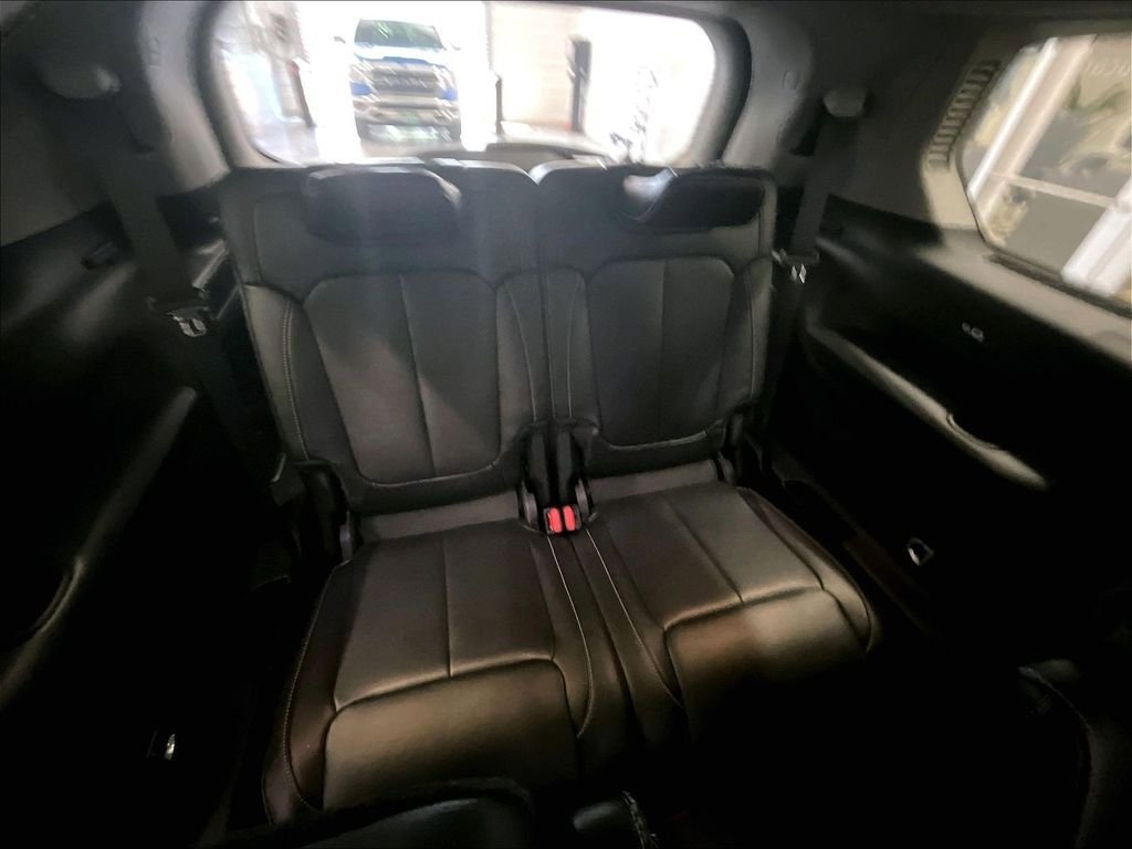 Used 2022 Jeep Grand Cherokee L Limited AWD/4WD image 17