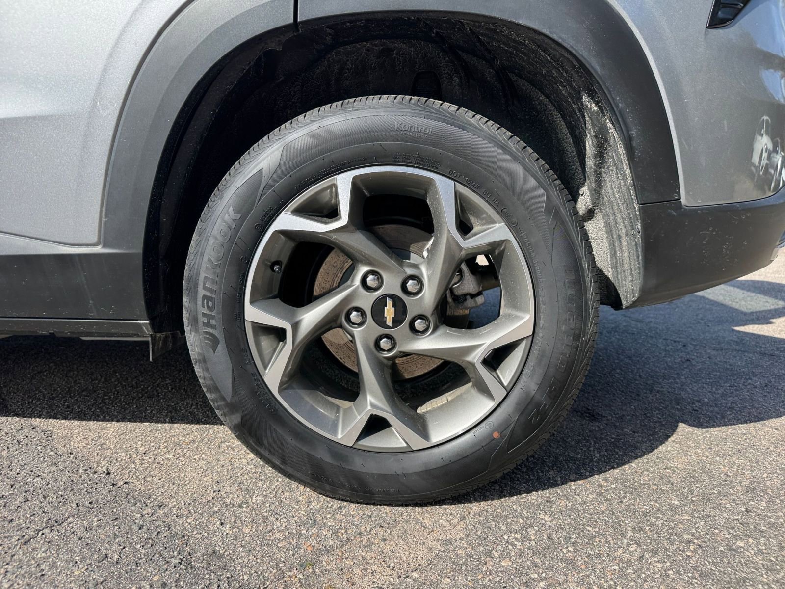 Used 2025 Chevrolet Trax LT w/ LT Convenience Package image 25