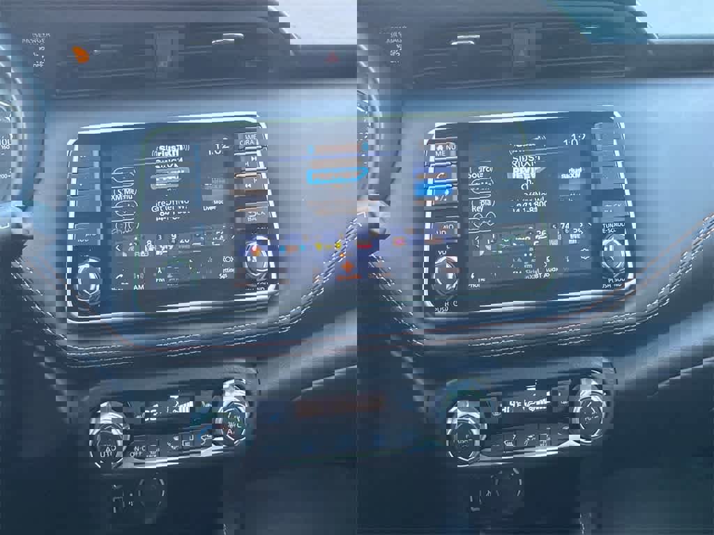 Used 2019 Nissan Kicks SR w/ SR Premium Package image 25