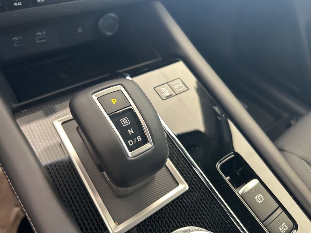 New 2025 Mitsubishi Outlander 4WD Plug-In Hybrid image 8
