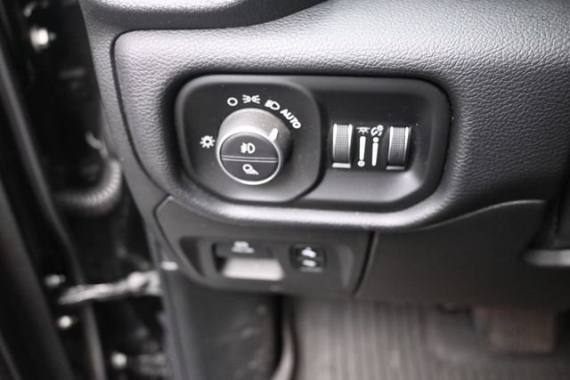 Used 2019 RAM 1500 Big Horn AWD/4WD image 17