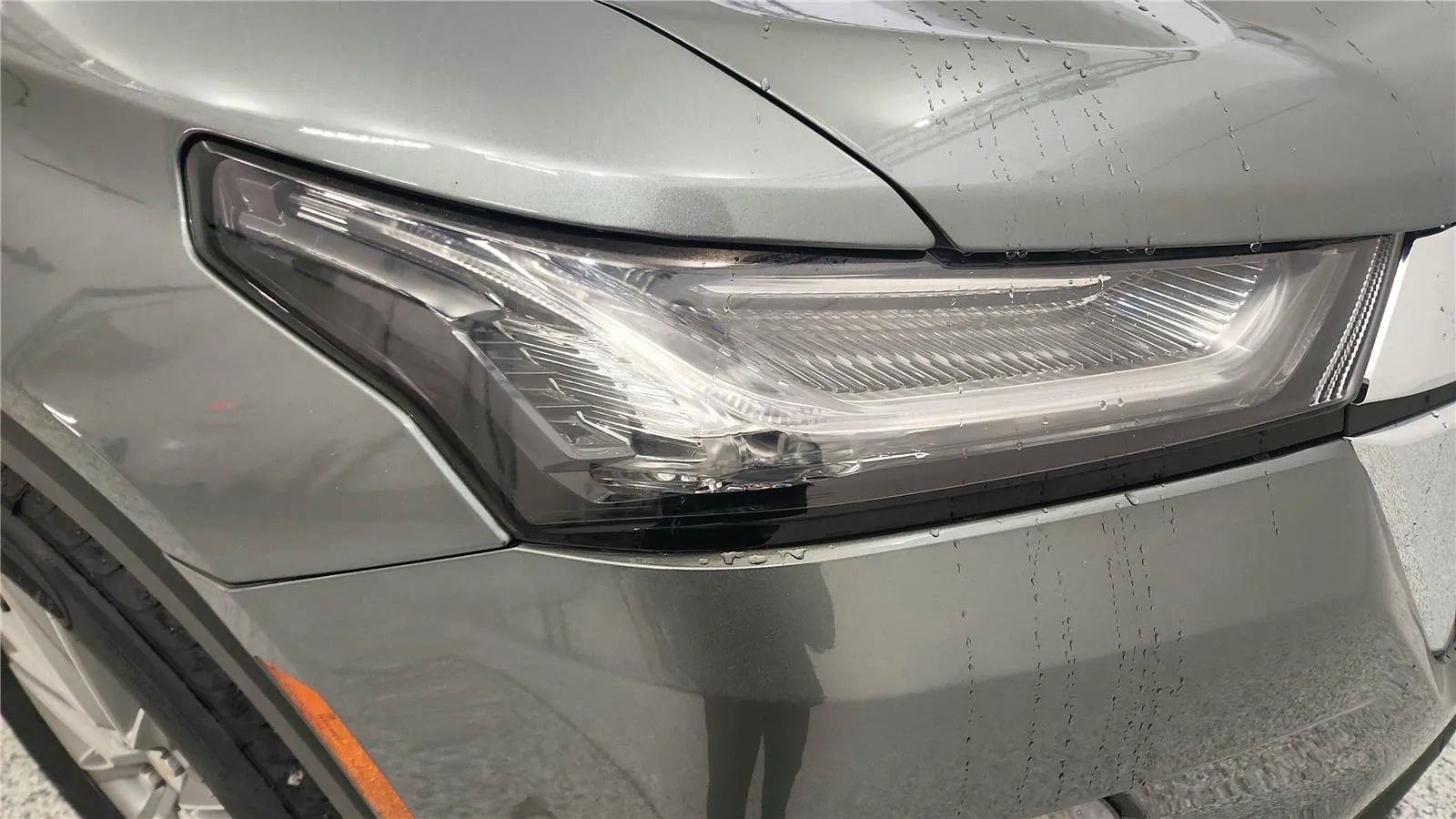 Used 2023 Chevrolet Traverse LT image 14