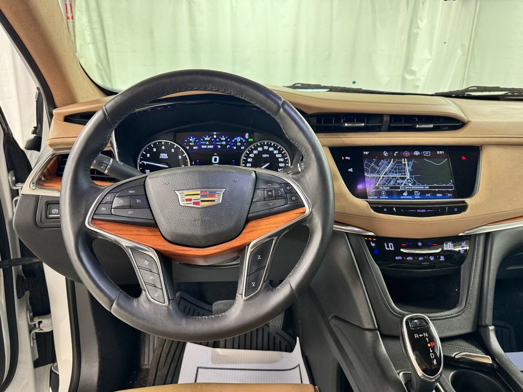 Used 2017 Cadillac XT5 Platinum w/ Driver Assist Package AWD/4WD image 12