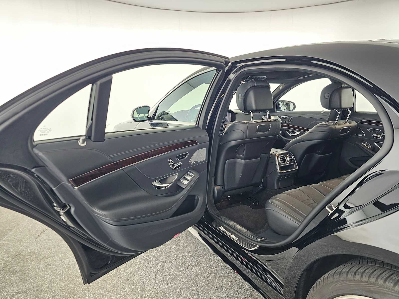 Used 2018 Mercedes-Benz S 560 Sedan image 15