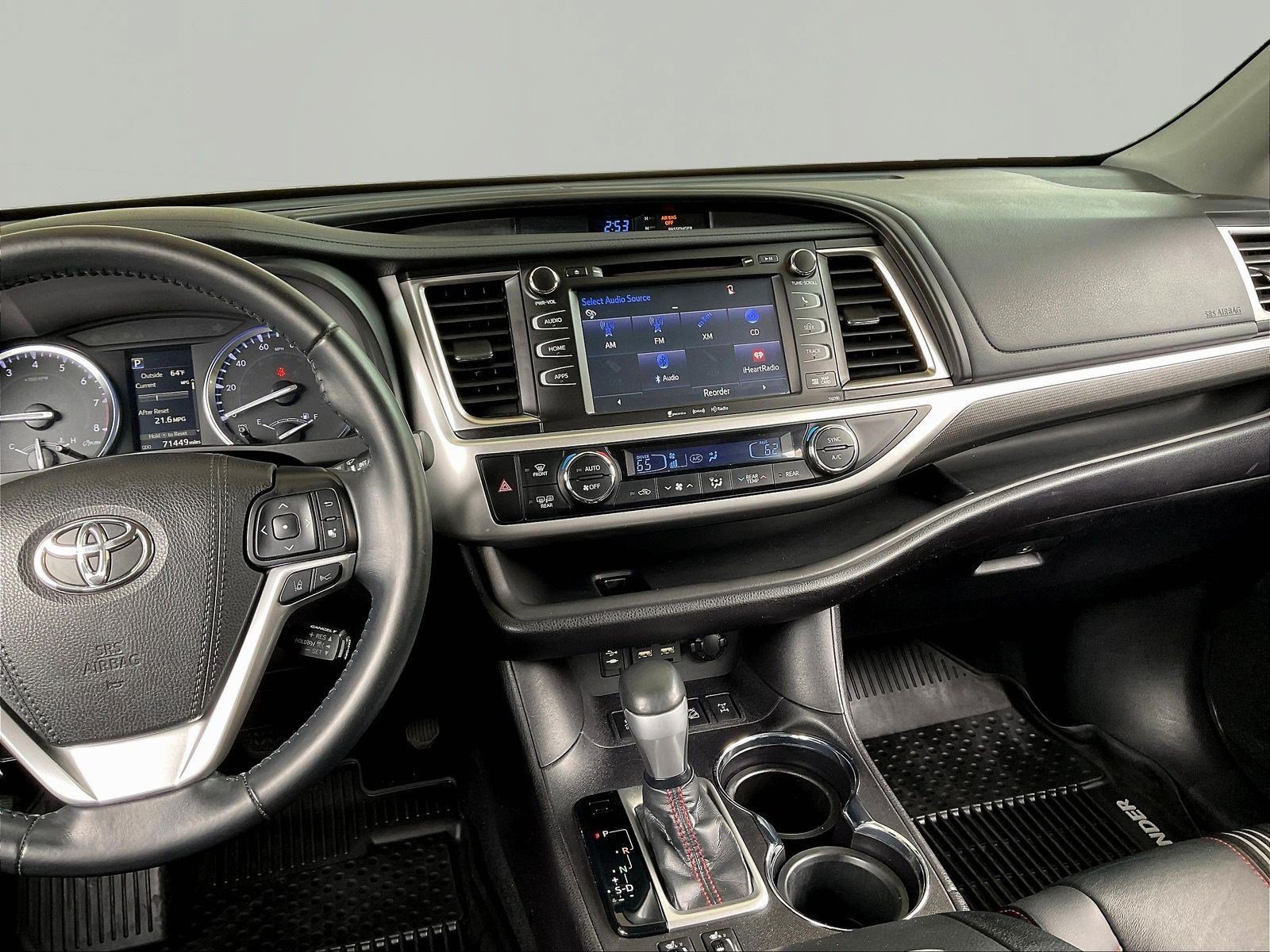 Used 2019 Toyota Highlander SE AWD/4WD image 9