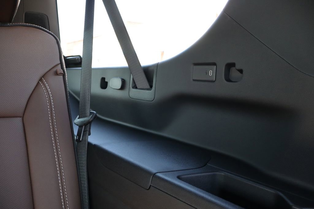 New 2026 Chevrolet Suburban High Country image 50