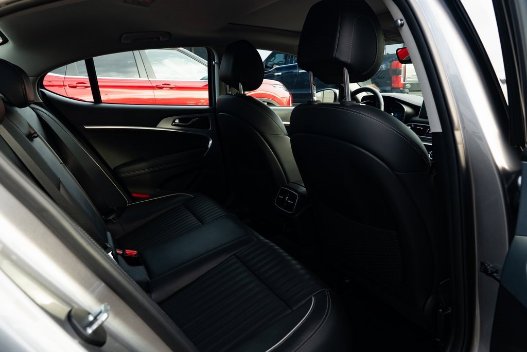 Used 2021 Genesis G70 2.0T w/ Elite Package image 24