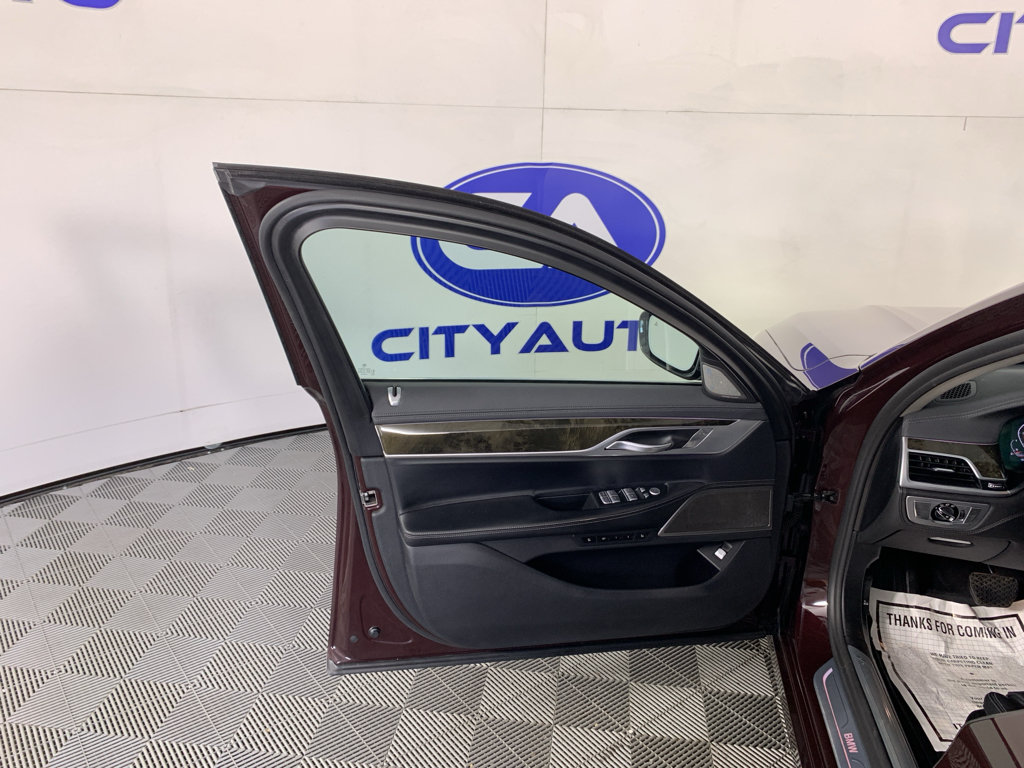 Used 2020 BMW 740i RWD image 13