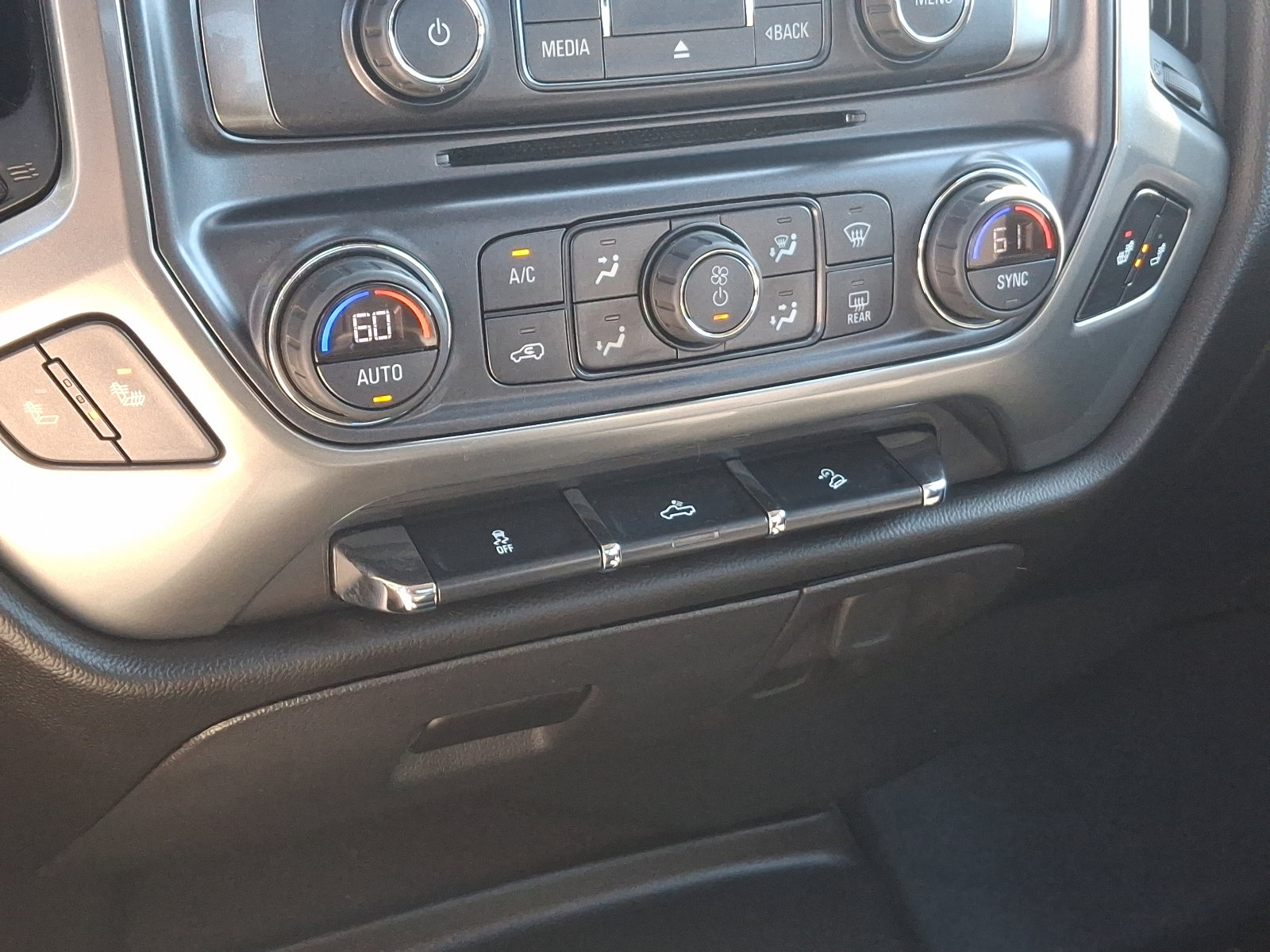 Used 2018 Chevrolet Silverado 1500 LT w/ All Star Edition image 15