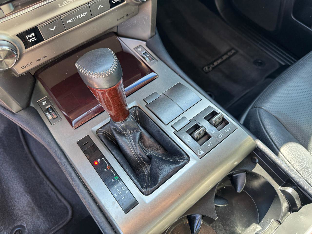 Used 2016 Lexus GX 460 w/ Premium Package image 35