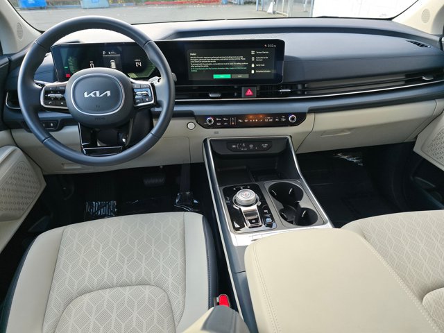 Used 2026 Kia Carnival EX FWD image 18