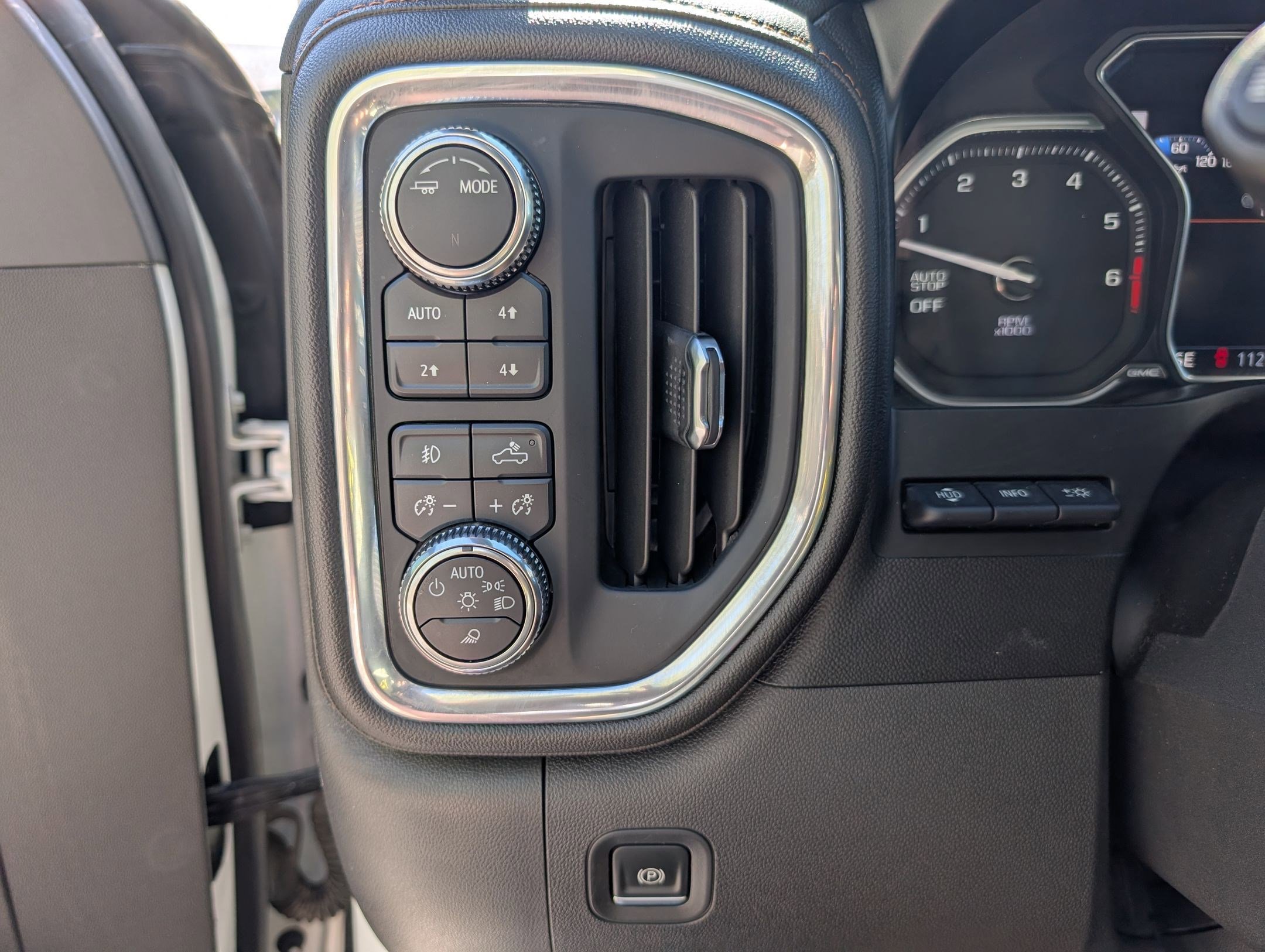 Used 2021 GMC Sierra 1500 AT4 w/ Technology Package image 22