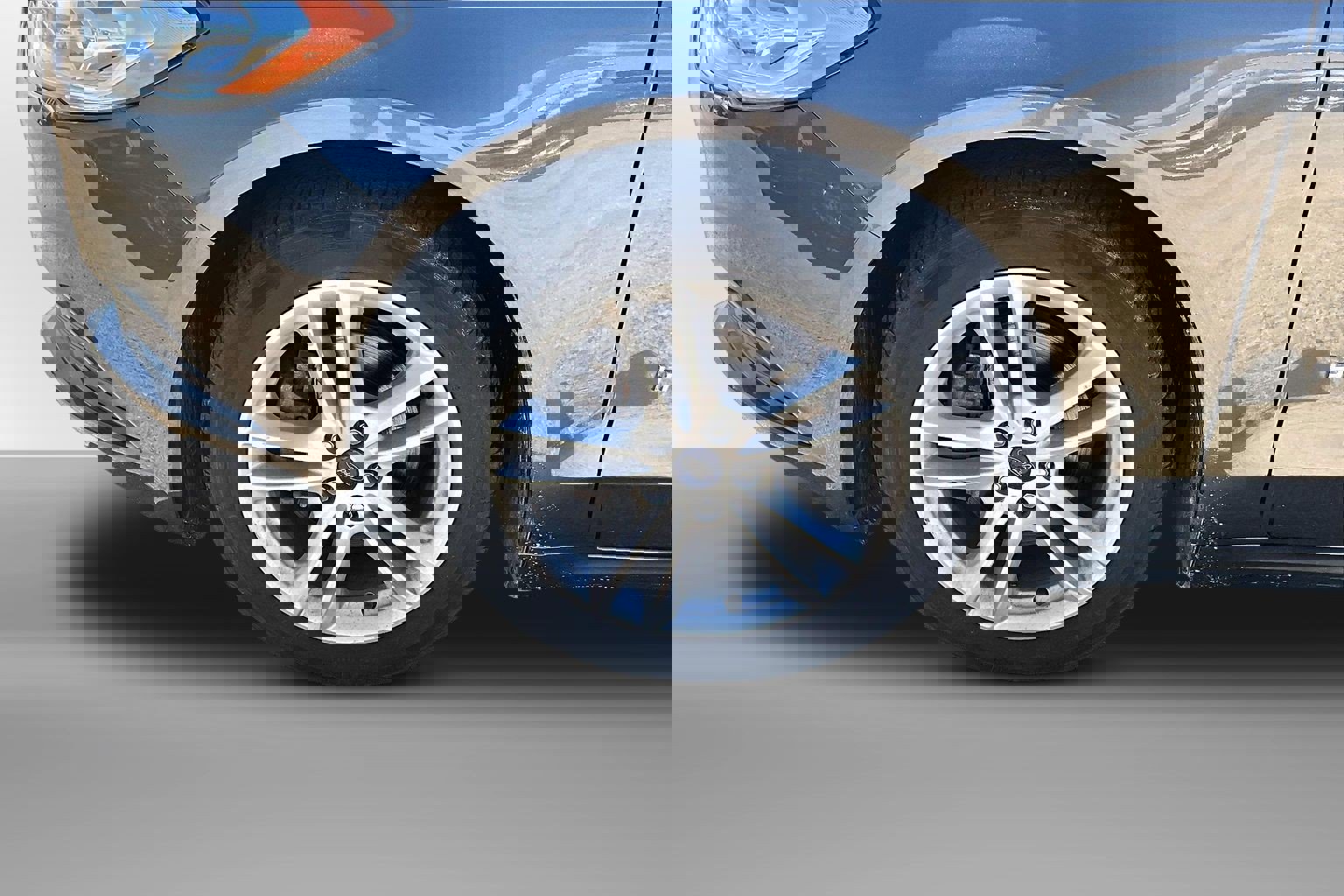 Used 2018 Ford Fusion S image 2