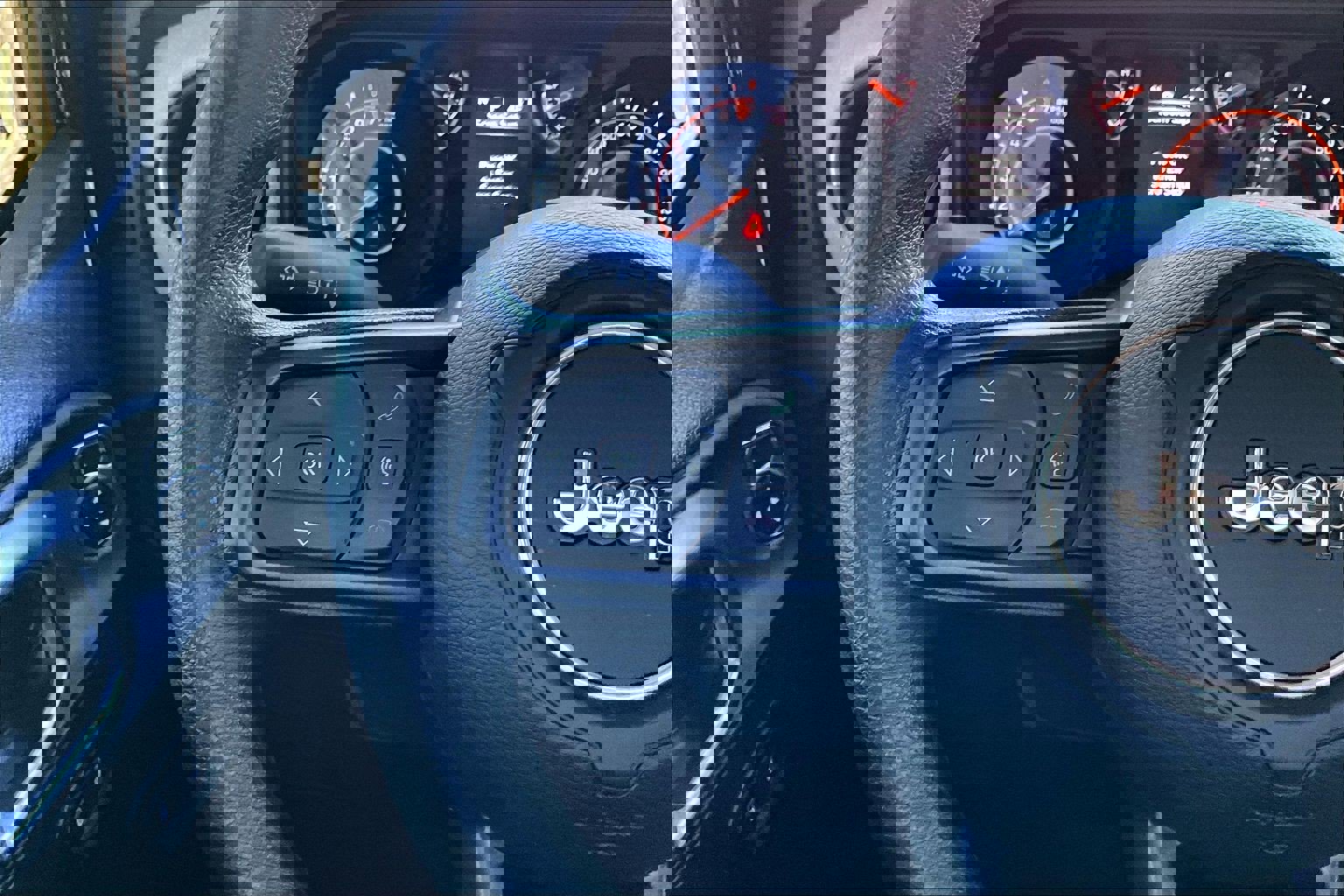 Used 2025 Jeep Gladiator Sport image 12