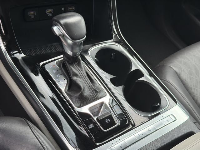 Used 2024 Kia Carnival EX FWD image 24