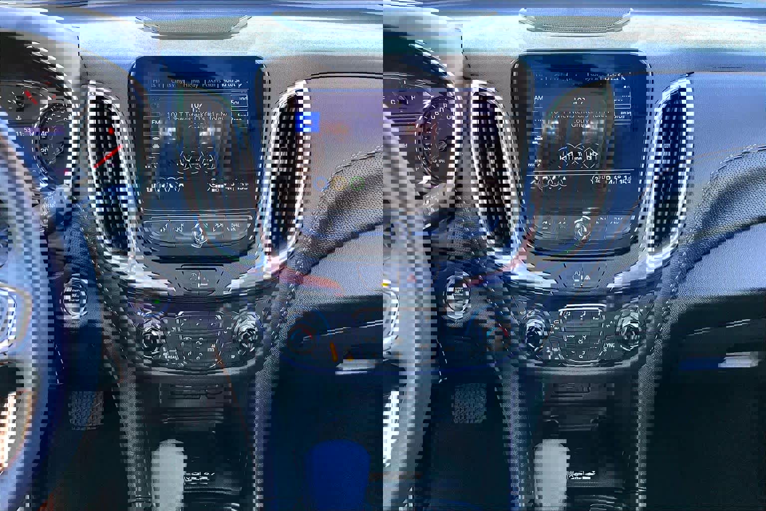 Used 2023 Chevrolet Equinox Premier image 6