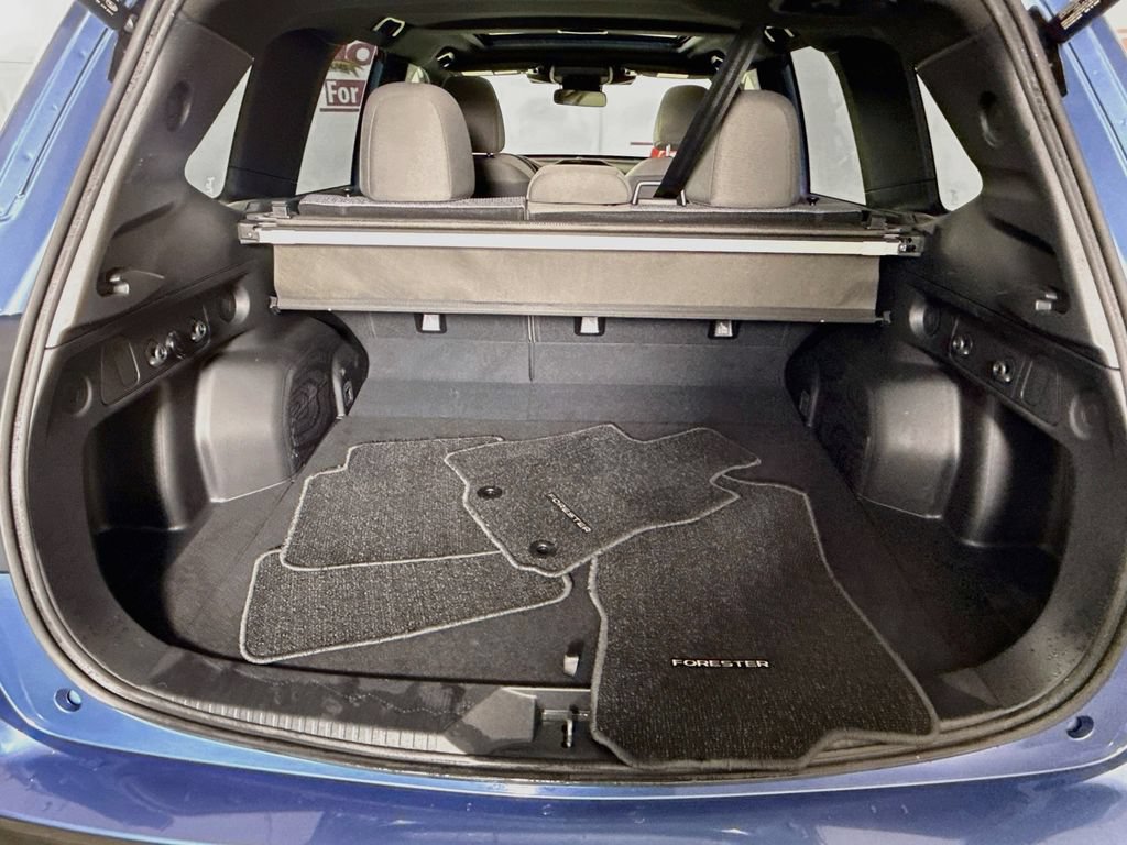 Used 2025 Subaru Forester Premium AWD/4WD image 28