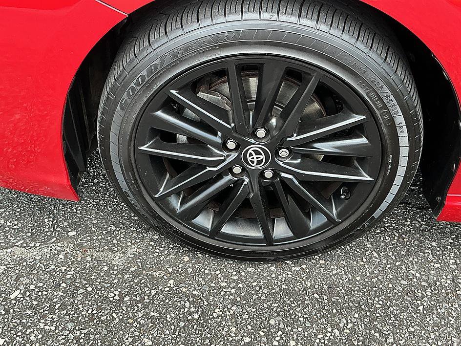 Used 2021 Toyota Camry SE w/ Convenience Package FWD image 10