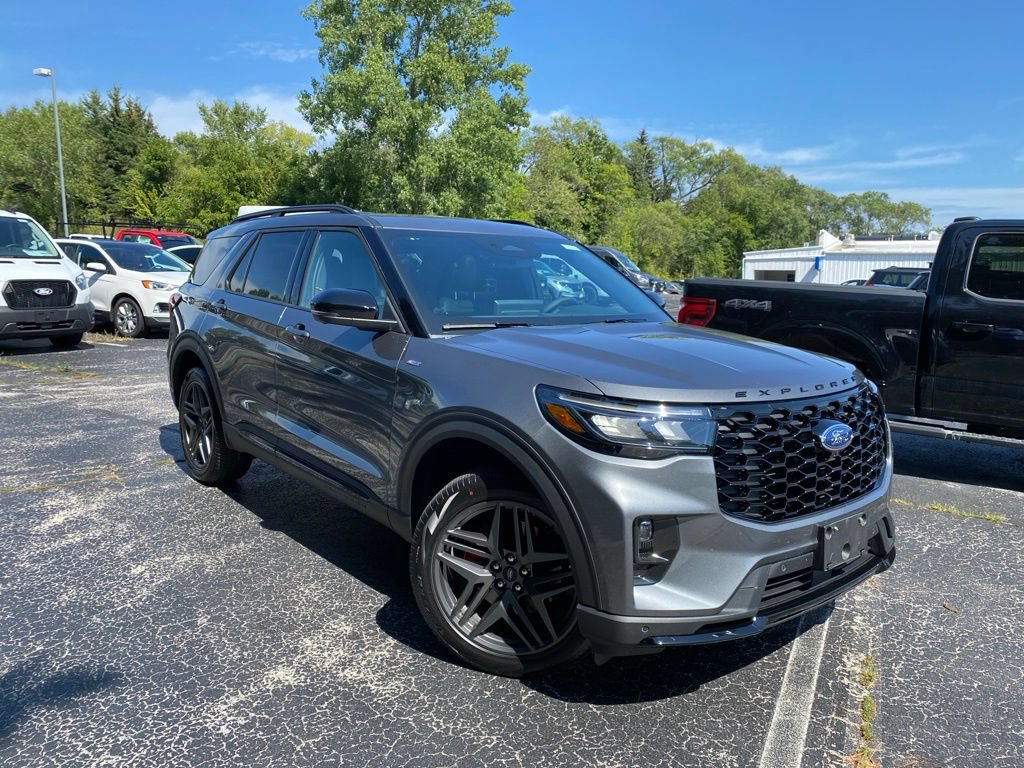 New 2026 Ford Explorer ST-Line w/ ST-Line Street Pack AWD/4WD image 1
