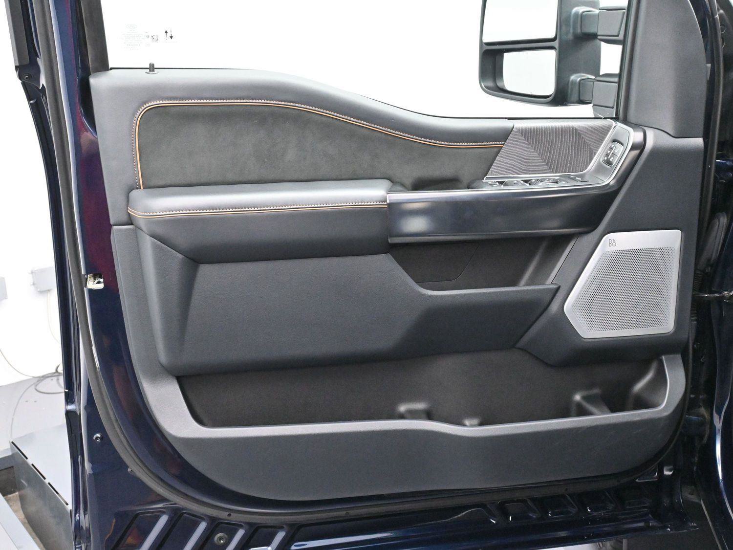 Used 2023 Ford F350 Platinum image 9