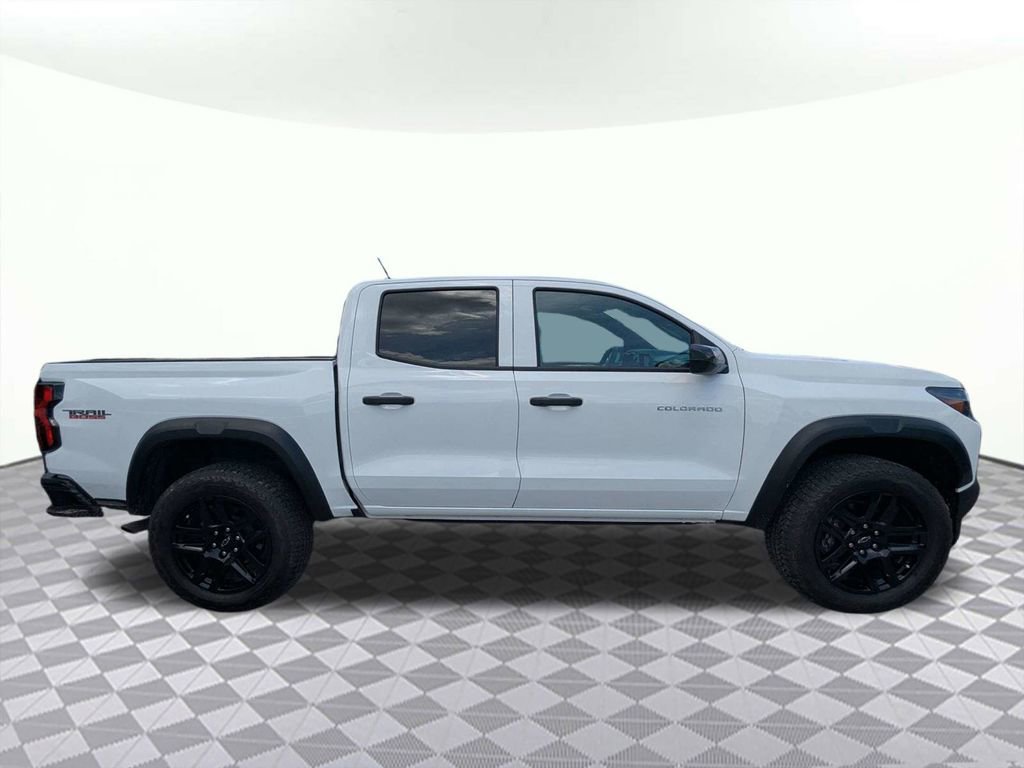Used 2025 Chevrolet Colorado Trail Boss AWD/4WD image 2