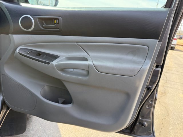 Used 2012 Toyota Tacoma 4x4 Access Cab w/ SR5 Pkg image 22