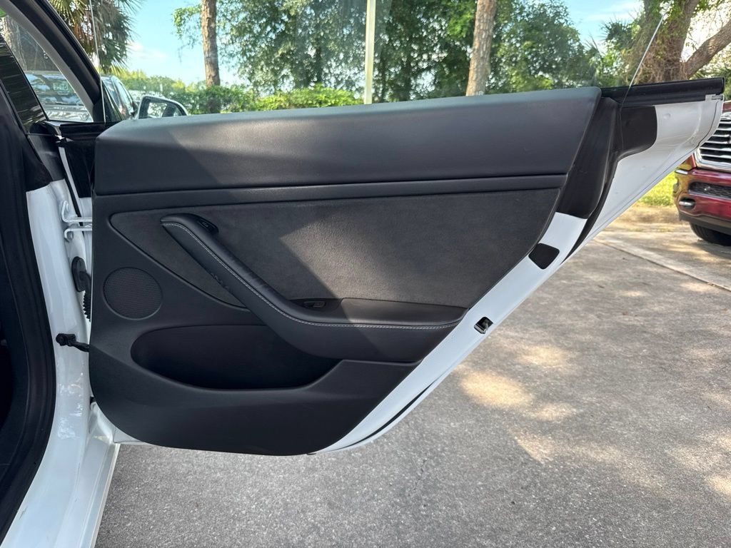 Used 2022 Tesla Model 3 Long Range AWD/4WD image 21