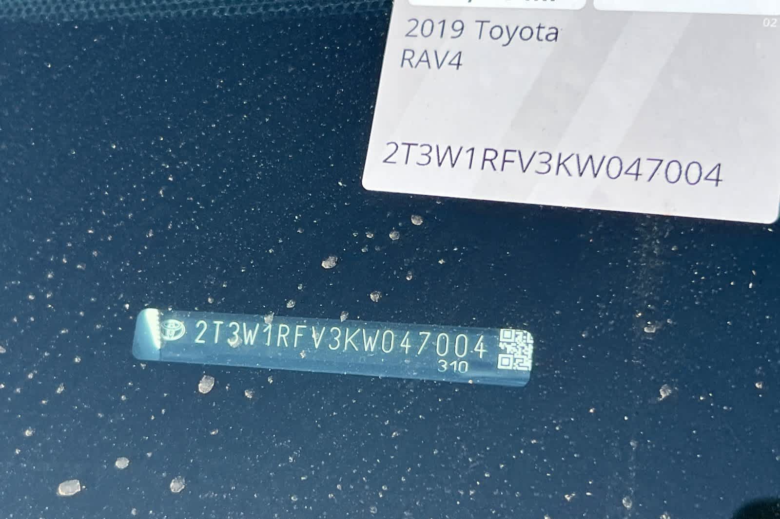 Used 2019 Toyota RAV4 XLE w/ Carpet Mat Package FWD image 23