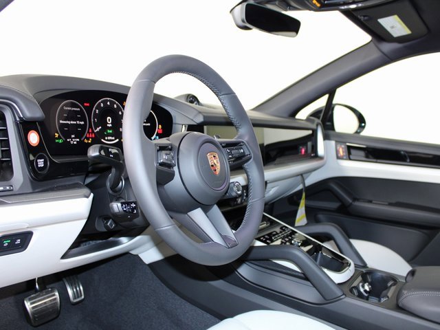 New 2026 Porsche Cayenne E-Hybrid image 4