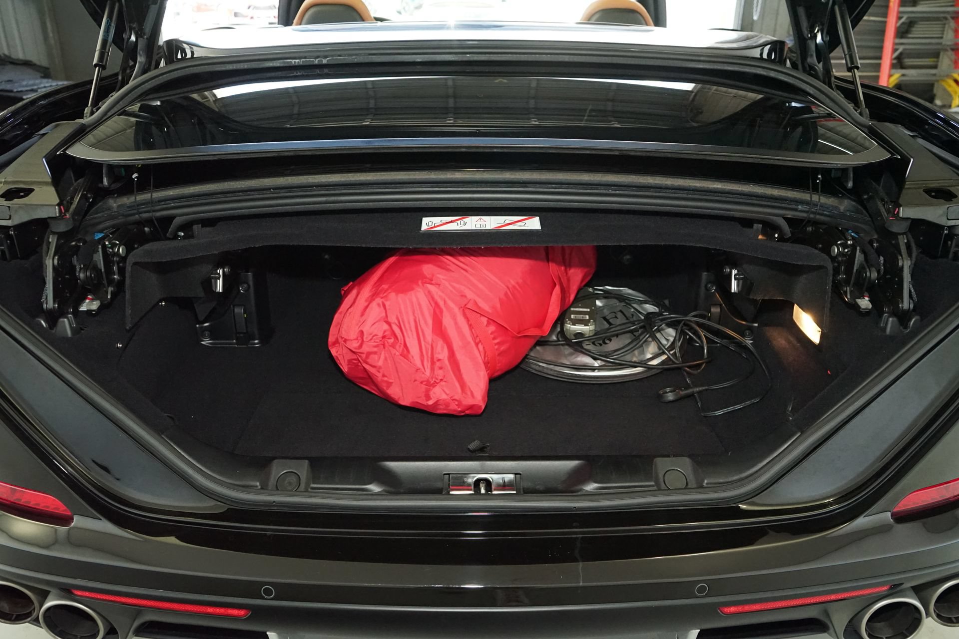 Used 2016 Ferrari California T RWD image 23