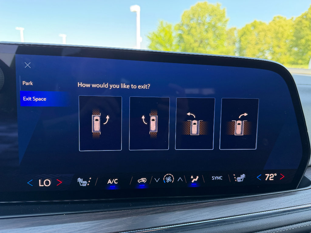 Used 2025 Chevrolet Suburban Z71 AWD/4WD image 45