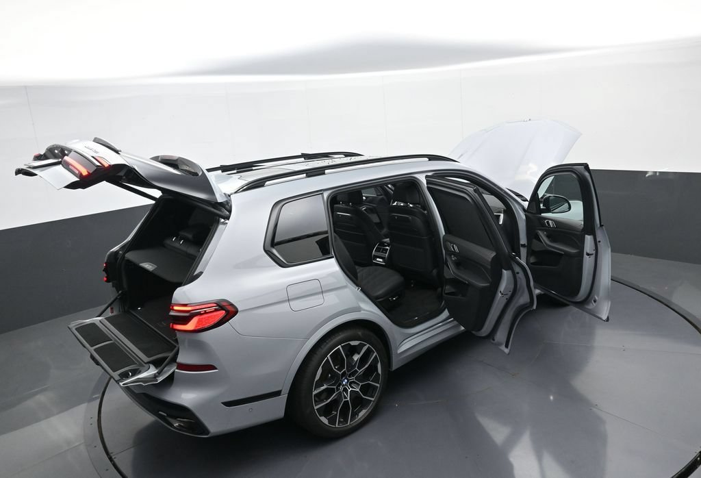 Used 2026 BMW X7 xDrive40i w/ M Sport Package AWD/4WD image 45