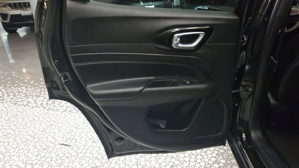 Used 2023 Jeep Compass Altitude image 15