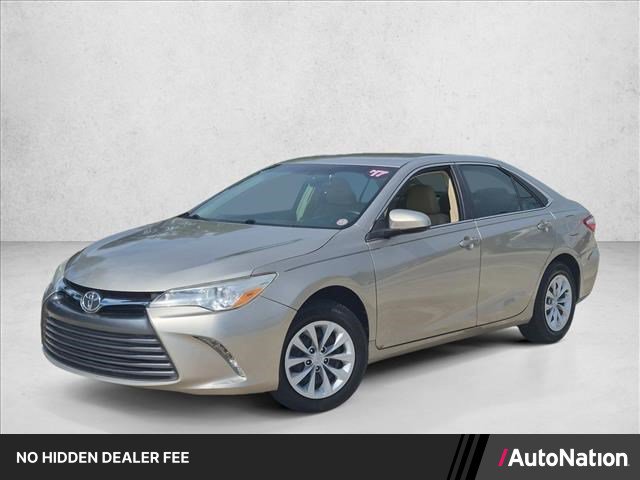 Used 2017 Toyota Camry LE FWD image 1