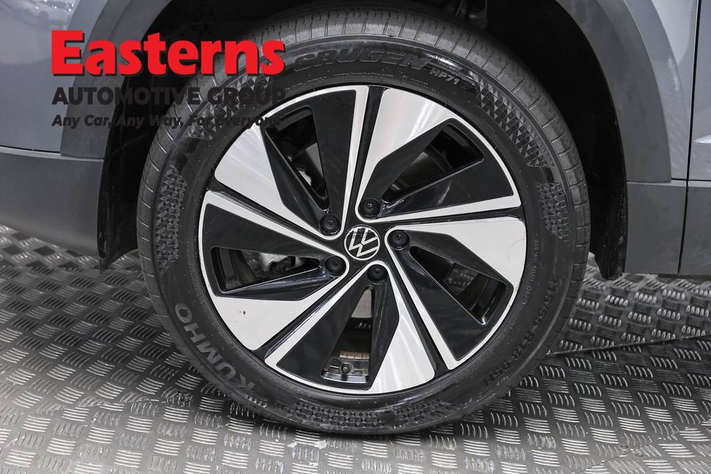 Used 2025 Volkswagen Taos SE AWD/4WD image 31